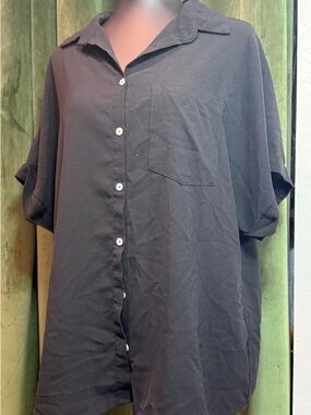 Men's Black Button-Up Short Sleeve Shirt - Classic Pocket